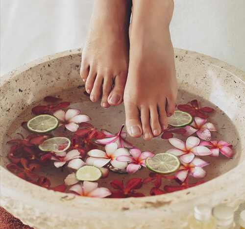Elegant manicure design