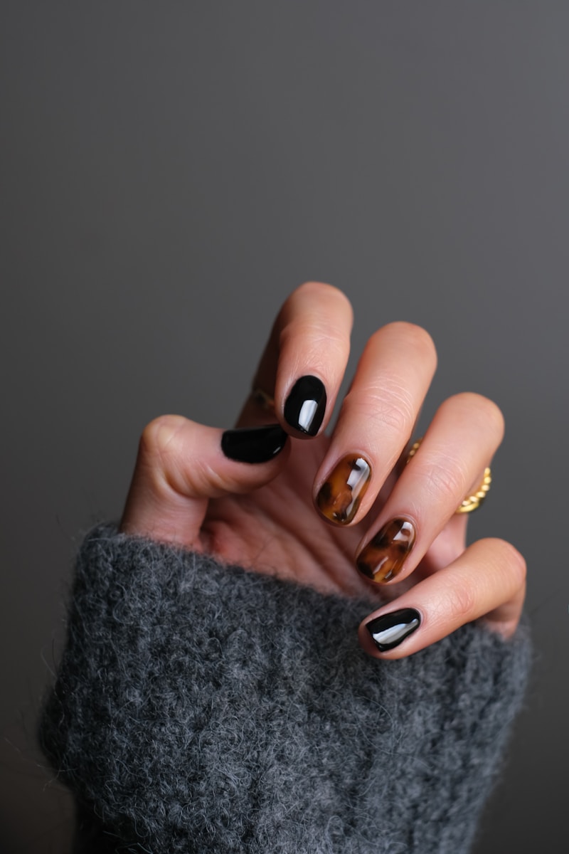 Stunning gel nail design